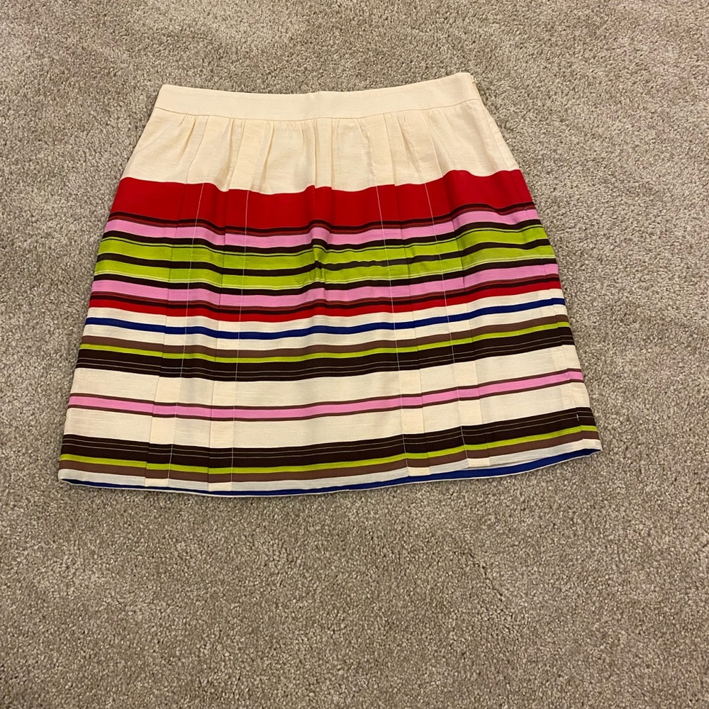 NEVER WORN skirt with bright colors - Picture 2 of 3